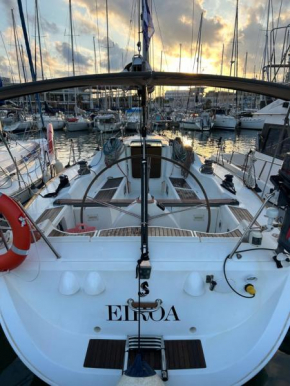 Barco EIROA en Alicante centro, Real club de regatas